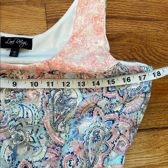 Love Reign Women’s Paisley Patterned Lace Dress with Belt Sz Medium Boho - Picture 6 of 6